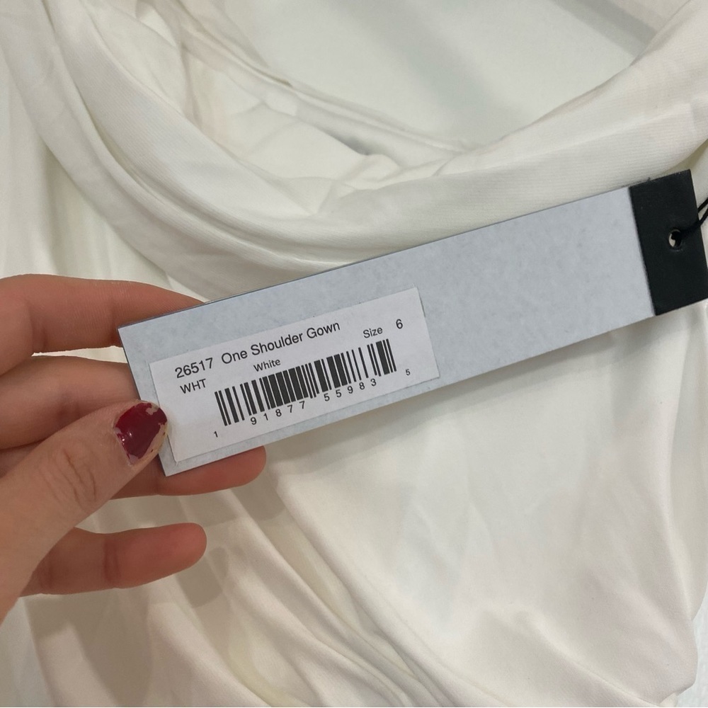 Mac Duggal 26517 One Shoulder Ruched Jersey Gown In White Size 6 - Picture 6 of 13
